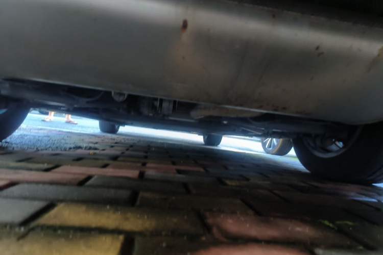 Used Denza D9 2022 DM-i 970 Four-Wheel Drive Flagship Model Chassis Rear