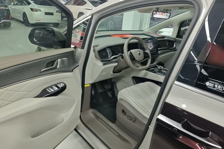 Used Denza D9 2022 DM-i 970 Four-Wheel Drive Flagship Model Driver Seat