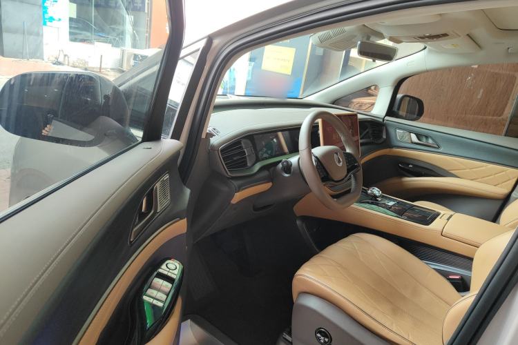 Used Denza D9 2022 DM-i 970 Four-Wheel Drive Prestige Model Driver Seat