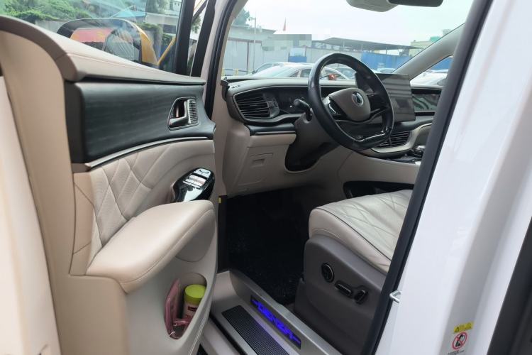 Used Denza D9 2022 DM-i 970 Four-Wheel Drive Flagship Model Driver Seat