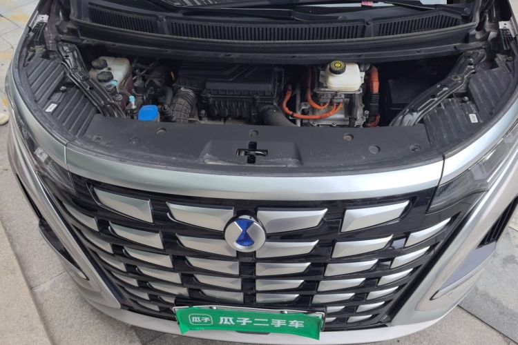 Used Denza D9 2022 DM-i 1040 Prestige Model Engine Bay