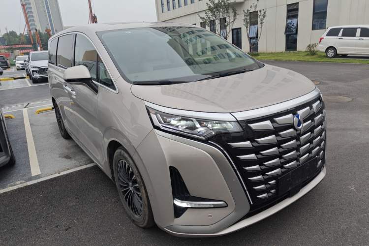 Used Denza D9 2022 DM-i 970 Four-Wheel Drive Flagship Model Exterior 2