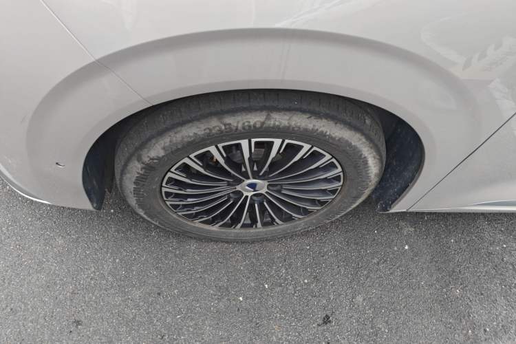 Used Denza D9 2022 DM-i 970 Four-Wheel Drive Flagship Model Exterior 7