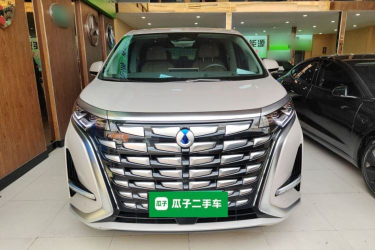 Used Denza D9 2022 DM-i 970 Four-Wheel Drive Prestige Model Front
