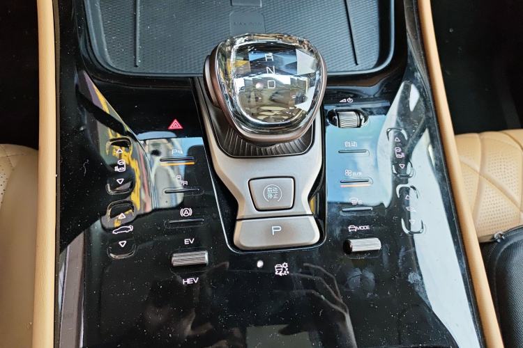 Used Denza D9 2022 DM-i 970 Four-Wheel Drive Prestige Model Gear Lever