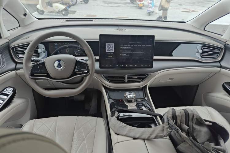 Used Denza D9 2022 DM-i 970 Four-Wheel Drive Flagship Model Interior 2
