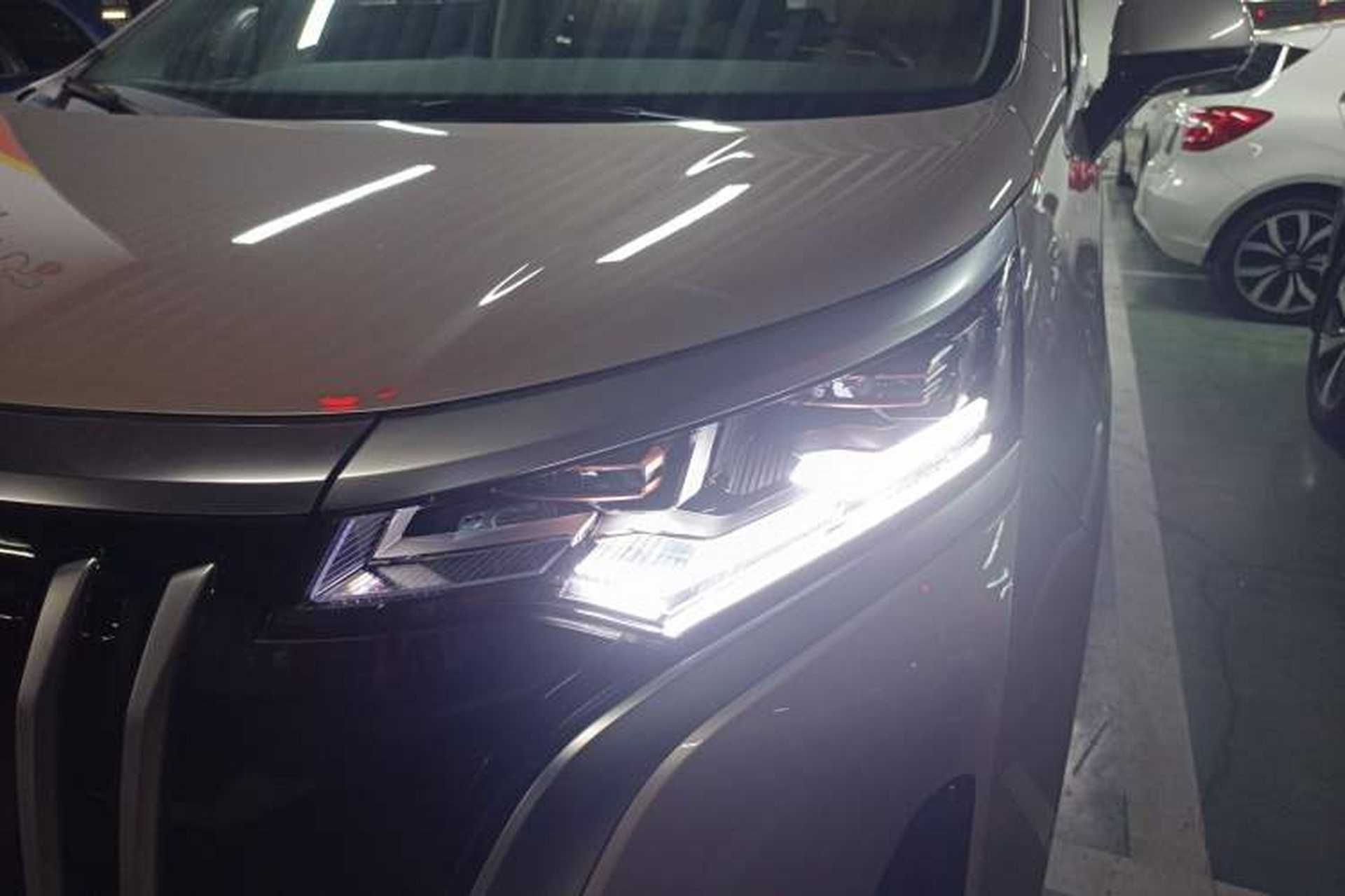 Used Denza D9 2022 EV 620 Prestige Model Left Front Headlight