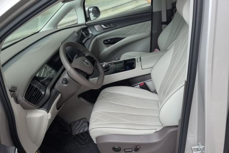 Used Denza D9 2022 DM-i 1040 Prestige Model Left Front Seat