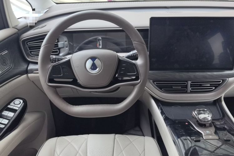 Used Denza D9 2022 DM-i 1040 Prestige Model Steering Wheel