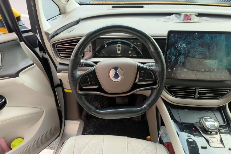Used Denza D9 2022 DM-i 970 Four-Wheel Drive Flagship Model Steering Wheel