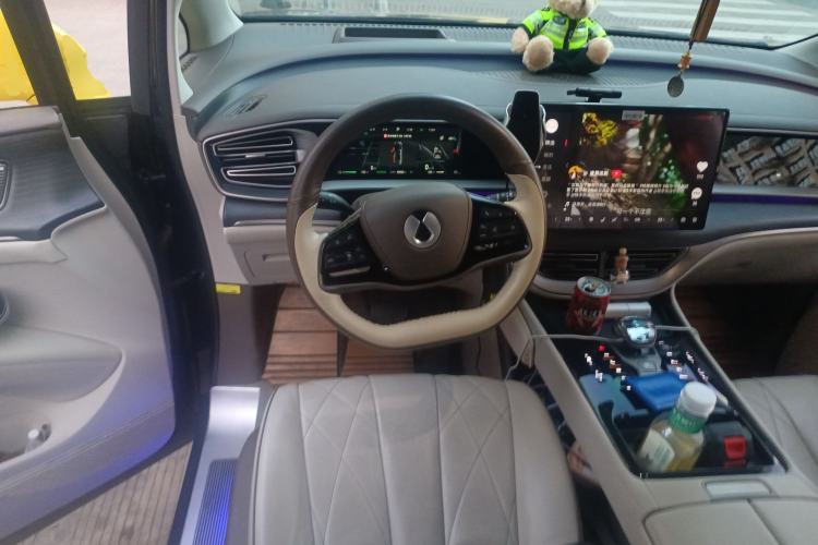 Used Denza D9 2022 DM-i 970 Four-Wheel Drive Prestige Model Steering Wheel