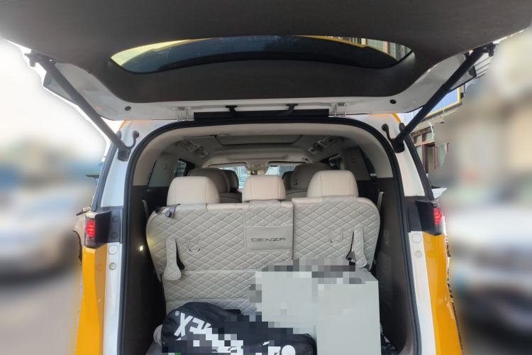 Used Denza D9 2022 DM-i 970 Four-Wheel Drive Flagship Model Trunk