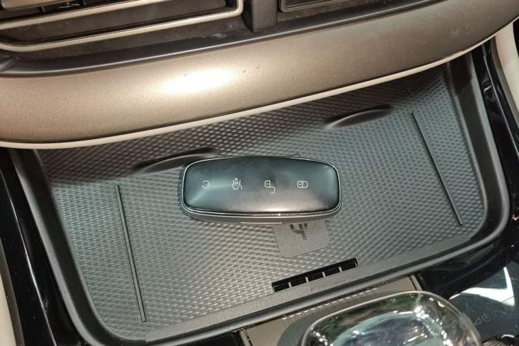 Used Denza D9 2022 DM-i 970 Four-Wheel Drive Flagship Model Vehicle Key