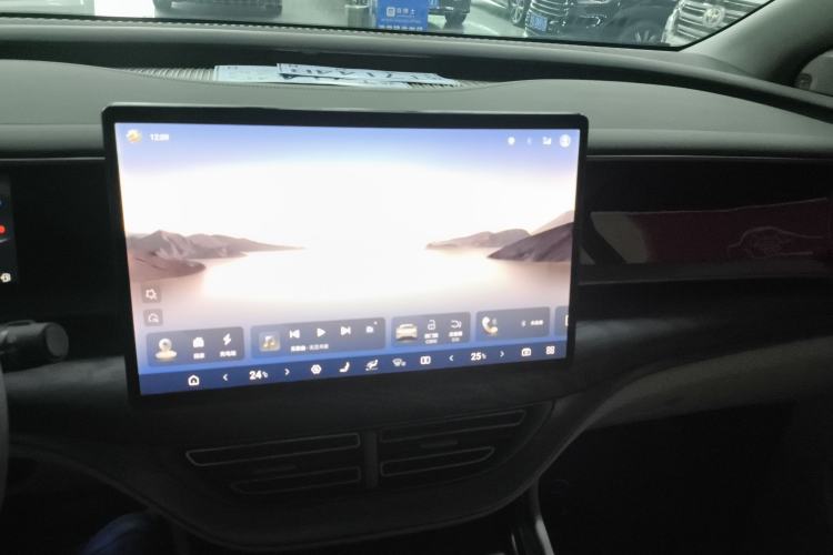 Used Denza D9 2023 DM-i 965 Luxury Model Audio And AC Panel