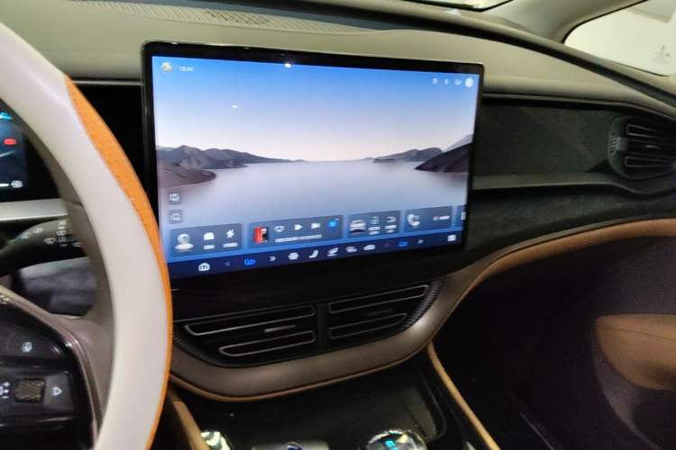 Used Denza D9 2023 DM-i 965 Luxury Model Audio And AC Panel