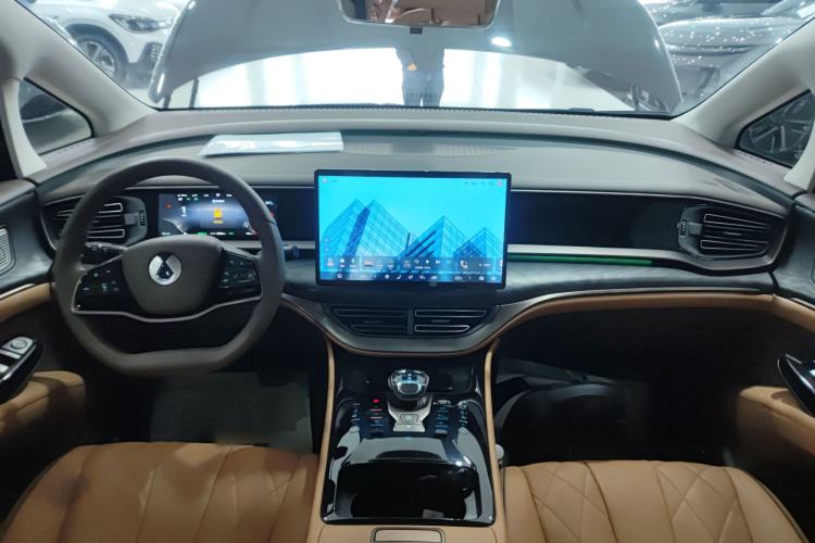 Used Denza D9 2023 DM-i 965 Luxury Model Center Console