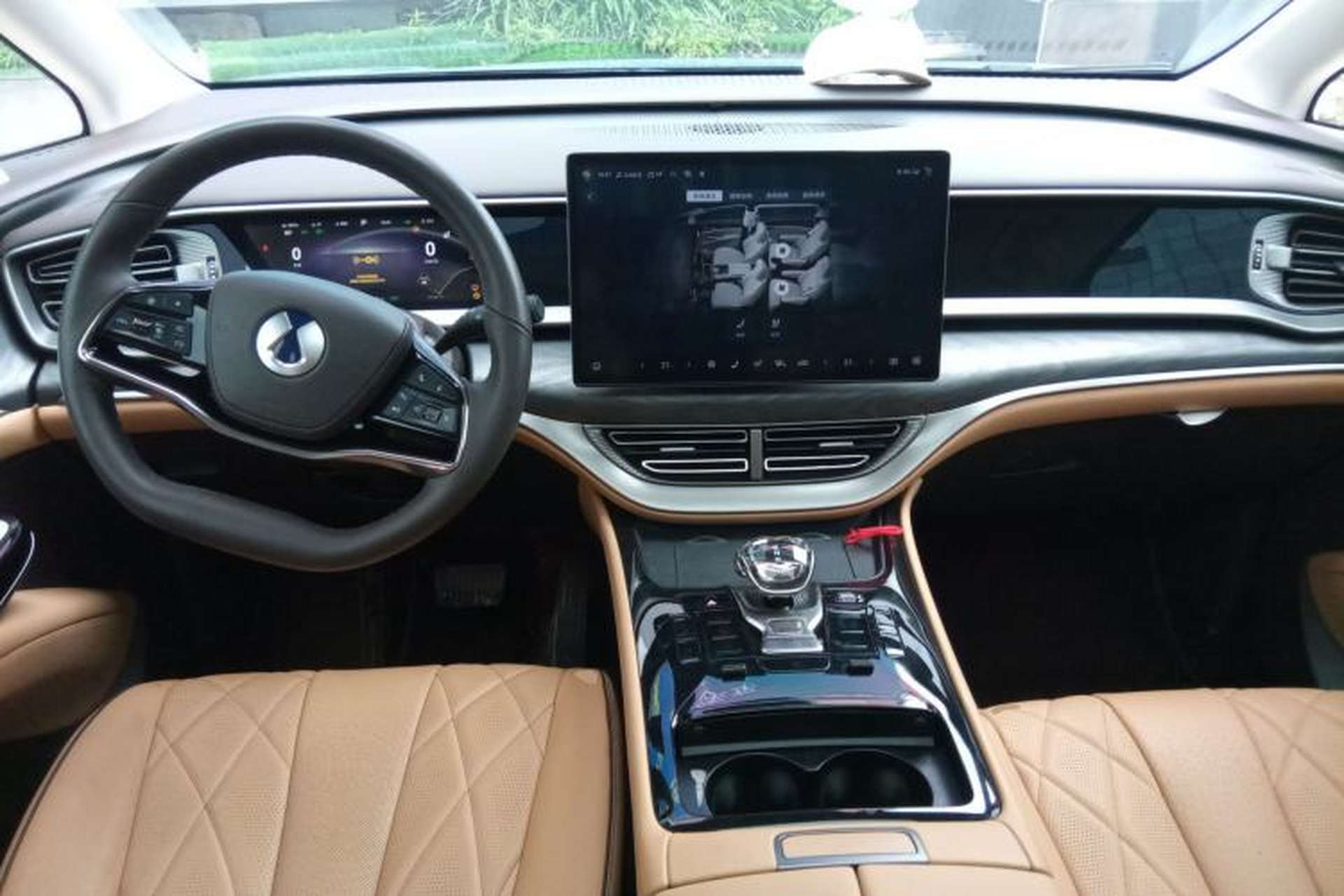 Used Denza D9 2023 DM-i 965 Luxury Model Center Console