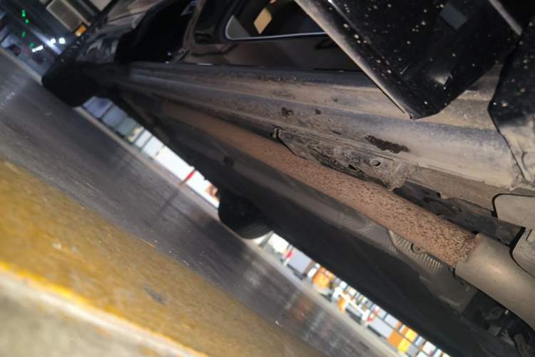 Used Denza D9 2023 DM-i 965 Luxury Model Chassis Front Right