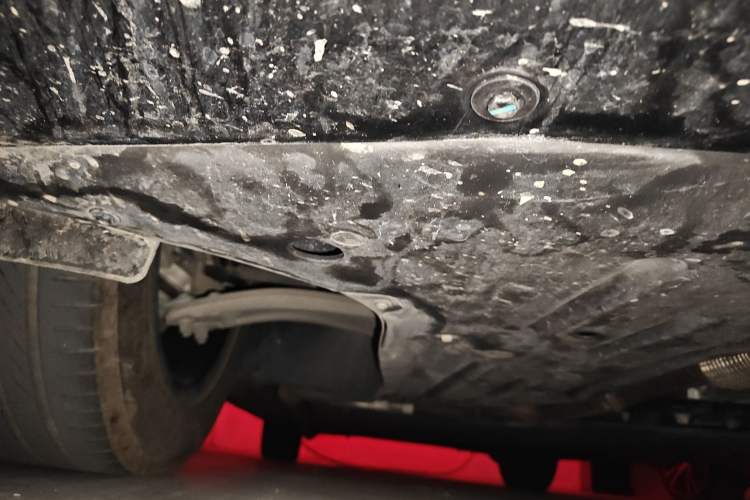 Used Denza D9 2023 DM-i 965 Luxury Model Chassis Front Right