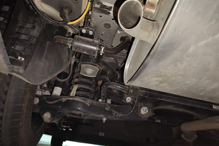 Used Denza D9 2023 DM-i 965 Luxury Model Chassis Rear Left