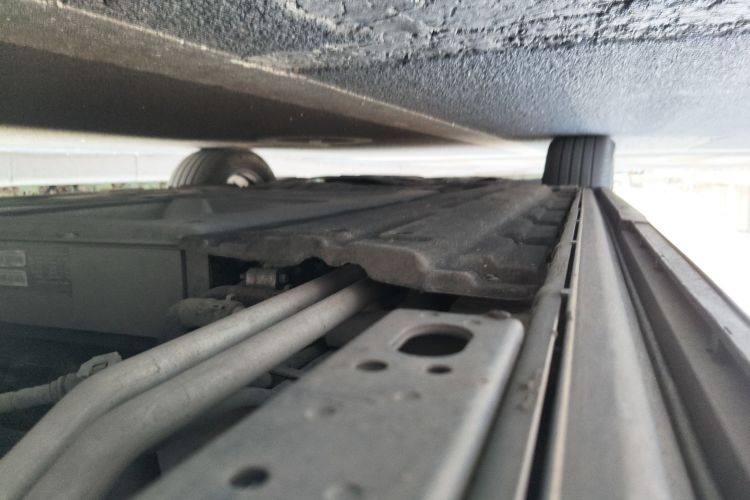 Used Denza D9 2023 DM-i 965 Luxury Model Chassis Rear Left
