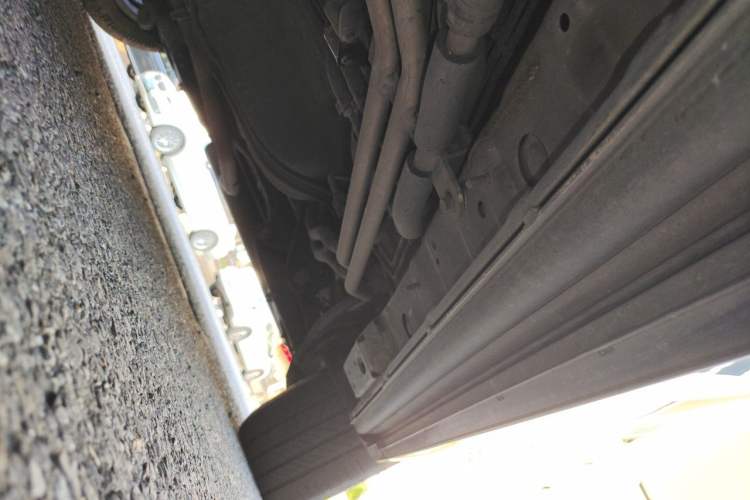 Used Denza D9 2023 DM-i 945 Business Edition Chassis Rear Left