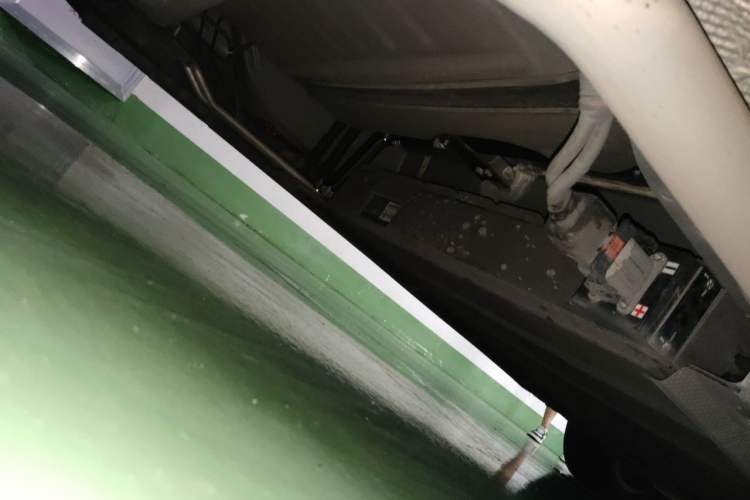 Used Denza D9 2023 DM-i 965 Luxury Model Chassis Rear Right