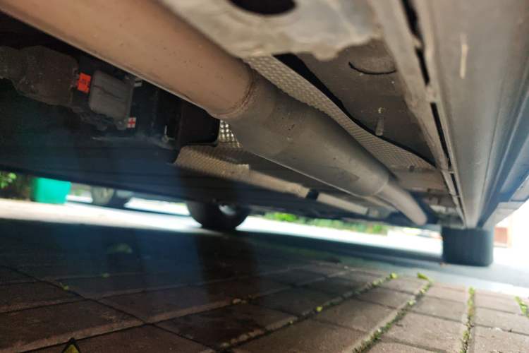 Used Denza D9 2023 DM-i 965 Luxury Model Chassis Rear Right