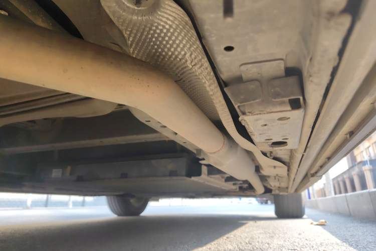 Used Denza D9 2023 DM-i 945 Business Edition Chassis Rear Right
