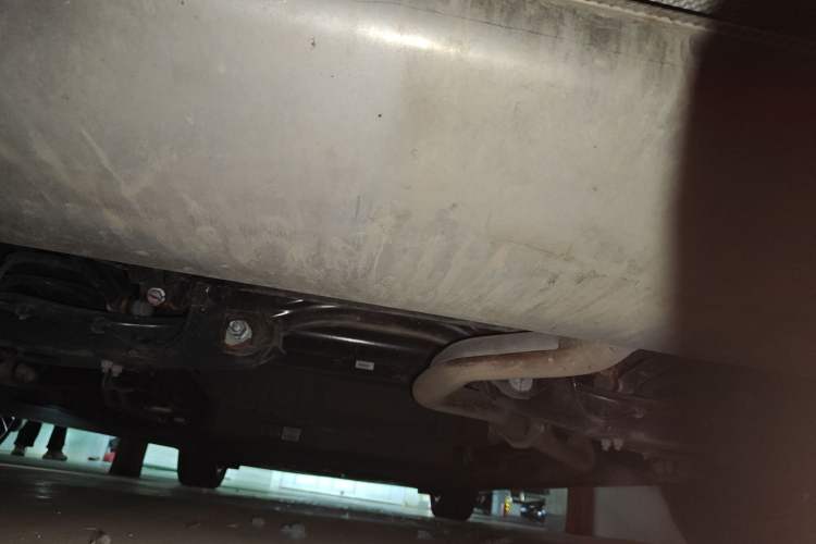 Used Denza D9 2023 DM-i 965 Luxury Model Chassis Rear