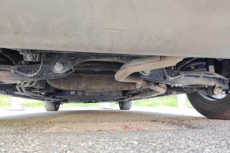 Used Denza D9 2023 DM-i 945 Business Edition Chassis Rear