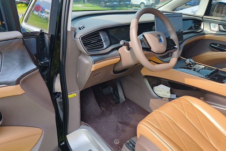Used Denza D9 2023 DM-i 965 Luxury Model Driver Seat