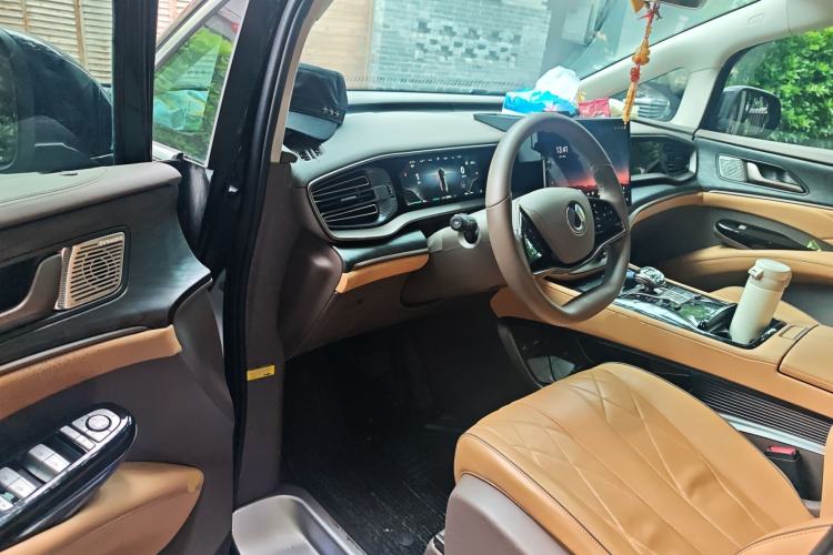 Used Denza D9 2023 DM-i 965 Luxury Model Driver Seat