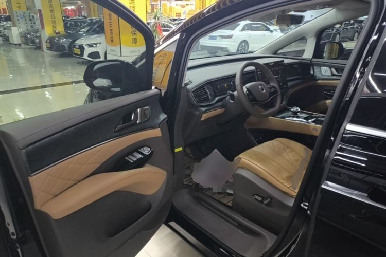 Used Denza D9 2023 DM-i 965 Luxury Model Driver Seat
