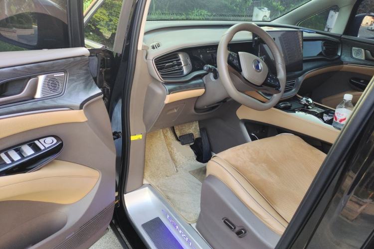 Used Denza D9 2023 DM-i 945 Business Edition Driver Seat