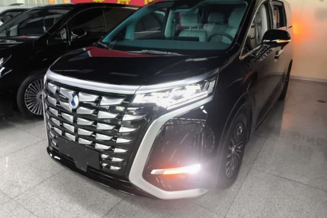 Used Denza D9 2023 DM-i 965 Luxury Model