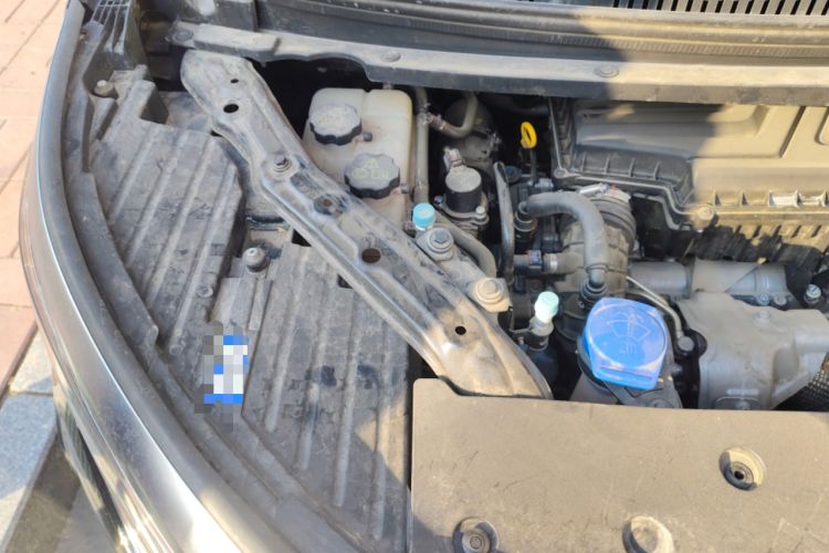 Used Denza D9 2023 DM-i 945 Business Edition Engine Bay Right