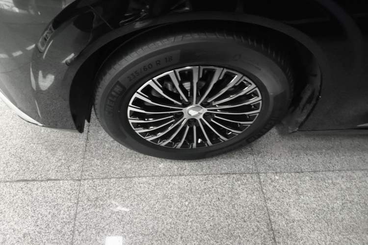 Used Denza D9 2023 DM-i 965 Luxury Model Exterior 7