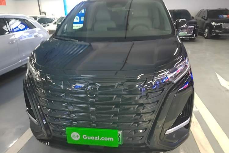 Used Denza D9 2023 DM-i 965 Luxury Model Front
