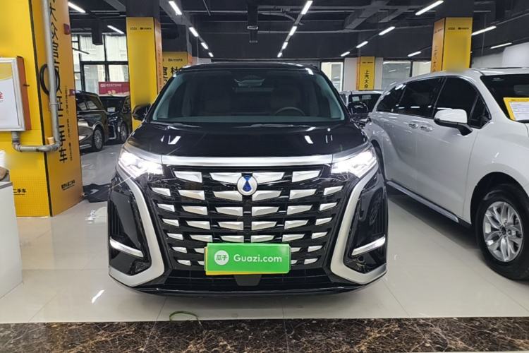 Used Denza D9 2023 DM-i 965 Luxury Model Front