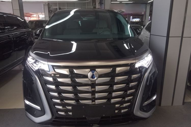 Used Denza D9 2023 DM-i 945 Business Edition Front
