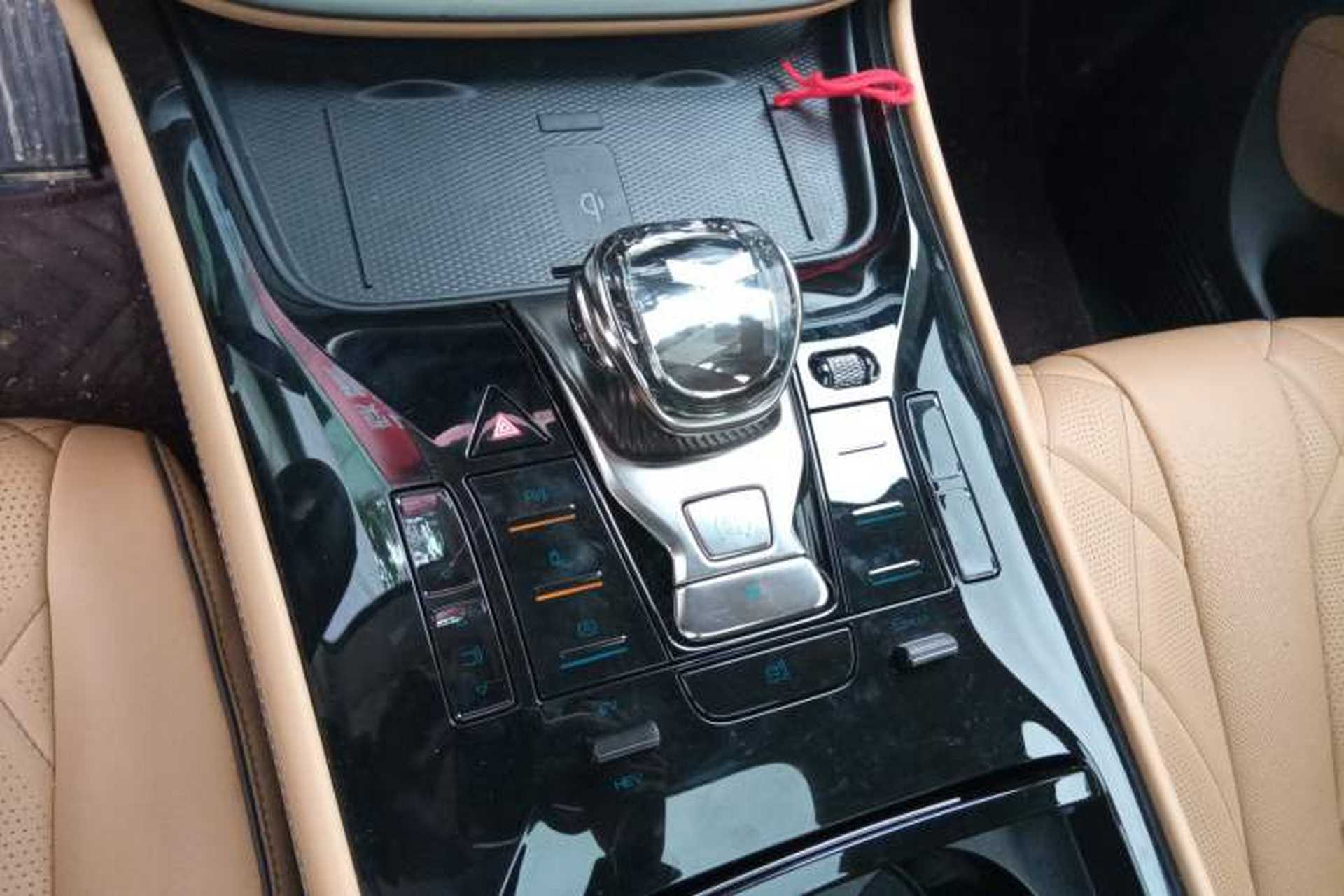 Used Denza D9 2023 DM-i 965 Luxury Model Gear Lever