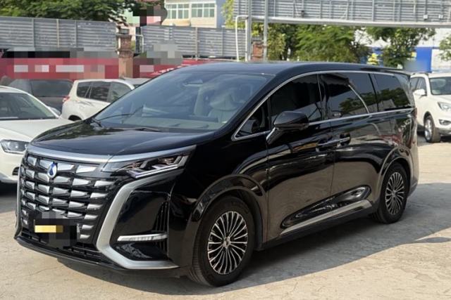 Used Denza D9 2023 DM-i 965 Luxury Model