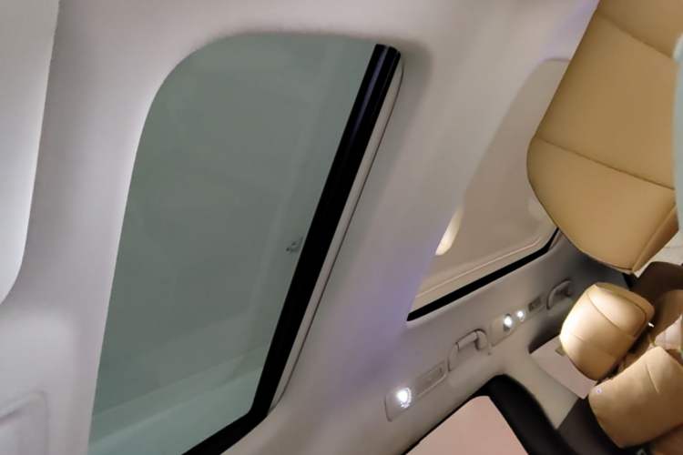 Used Denza D9 2023 DM-i 965 Luxury Model Headliner