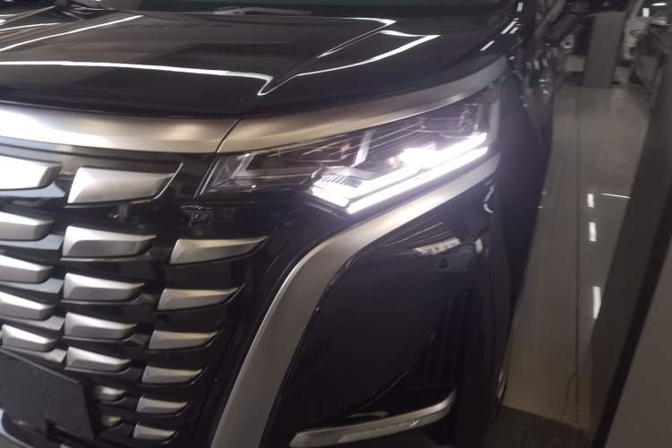 Used Denza D9 2023 DM-i 945 Business Edition Left Front Headlight