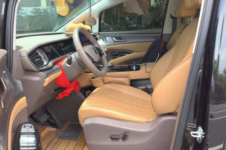 Used Denza D9 2023 DM-i 965 Luxury Model Left Front Seat