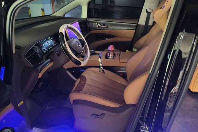 Used Denza D9 2023 DM-i 965 Luxury Model Left Front Seat