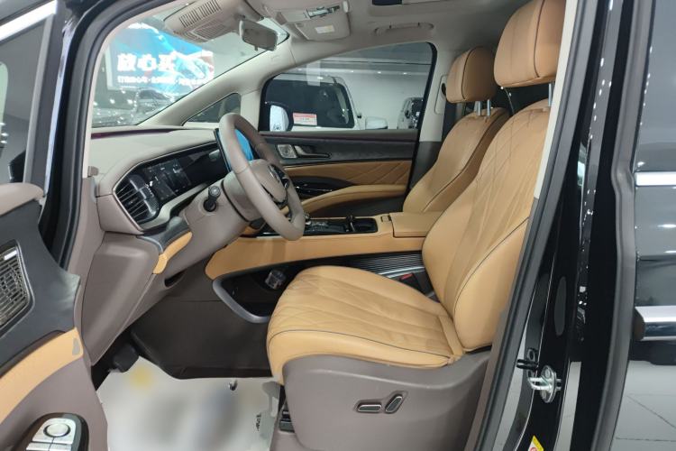 Used Denza D9 2023 DM-i 965 Luxury Model Left Front Seat
