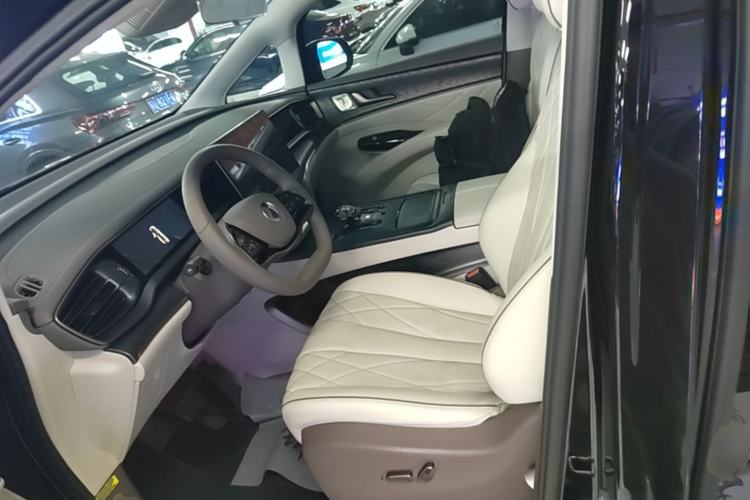 Used Denza D9 2023 DM-i 965 Luxury Model Left Front Seat