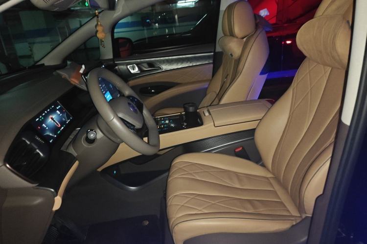 Used Denza D9 2023 DM-i 965 Luxury Model Left Front Seat